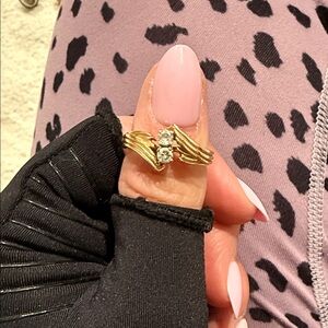 Vintage Elegant 14K Gold Women's Ring with diamonds